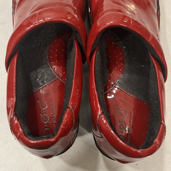 Boc Born Concepts Cherry Red Vegan professional clogs - Women’s 8.5 - Picture 5 of 6